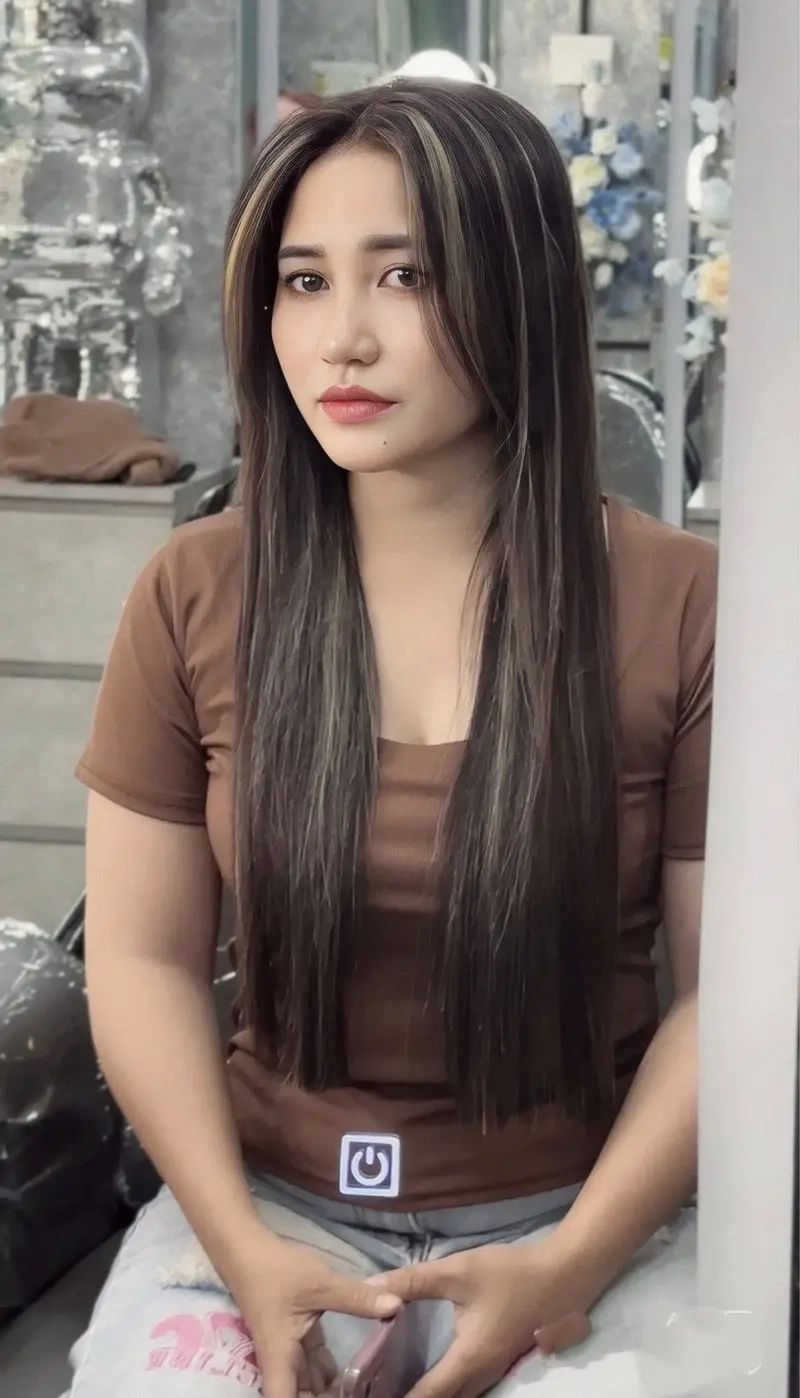 Tóc thêm phần sống động nhờ tóc nhuộm light tinh tế